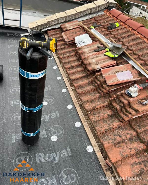 Dakschade herstel: pannendak renovatie in Haaren Dakschade herstel: pannendak renovatie in Haaren